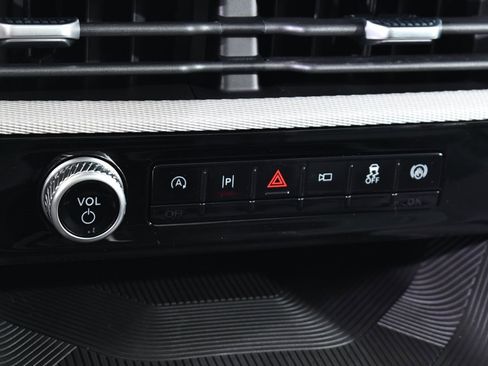 New 2025 Ford Explorer Active w/ Active Comfort Package image 30