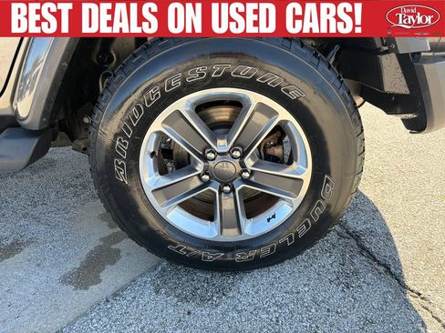 Used 2018 Jeep Wrangler Unlimited Sahara AWD/4WD image 25