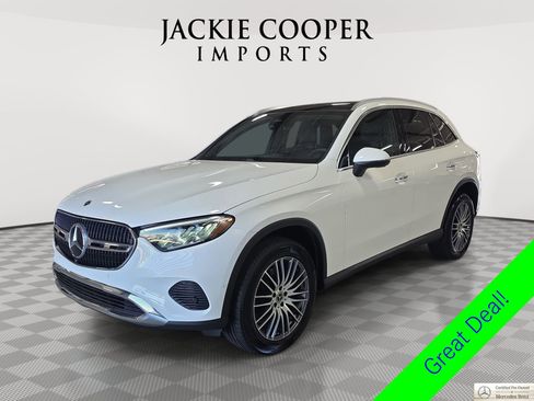 Certified 2025 Mercedes-Benz GLC 300 4MATIC image 1