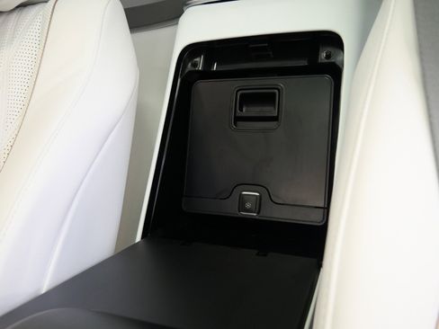 Used 2024 Mercedes-Benz Maybach GLS 600 4MATIC image 46