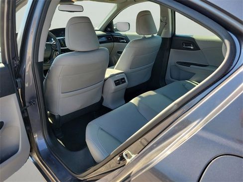 Used 2017 Honda Accord EX-L image 8