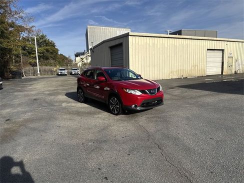 Used 2018 Nissan Rogue Sport SL w/ SL Premium Package image 3