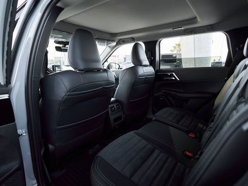 New 2026 Mitsubishi Outlander AWD image 30