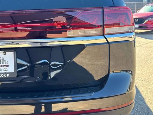 New 2026 Volkswagen Atlas SE FWD image 9
