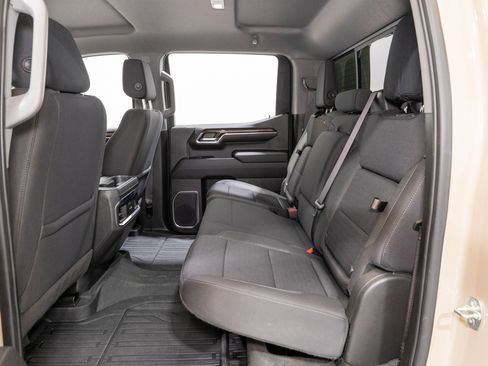 Used 2023 GMC Sierra 1500 Elevation w/ Preferred Package AWD/4WD image 29