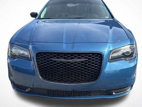 Used 2021 Chrysler 300 Touring w/ Sport Appearance Package image 18