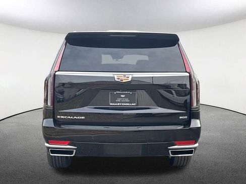 Used 2024 Cadillac Escalade ESV Premium Luxury image 4