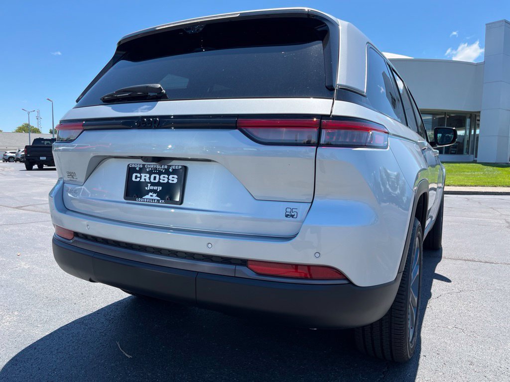 New 2026 Jeep Grand Cherokee Limited AWD/4WD image 36