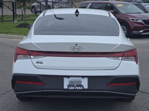 Used 2024 Hyundai Elantra SEL FWD image 15