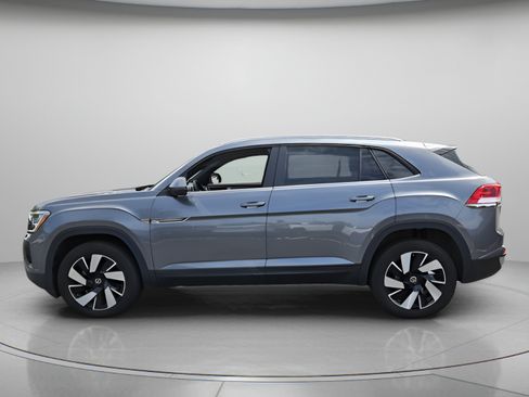Used 2024 Volkswagen Atlas Cross Sport SE AWD/4WD image 2