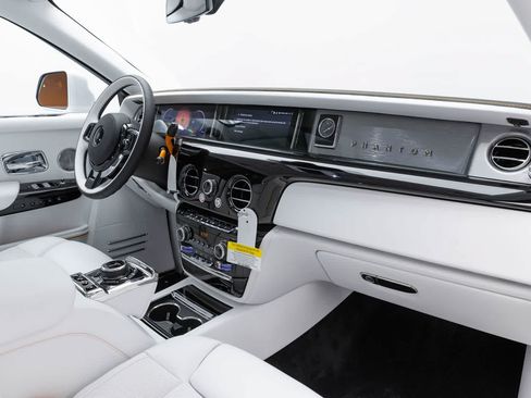 New 2027 Rolls-Royce Phantom Sedan RWD image 58