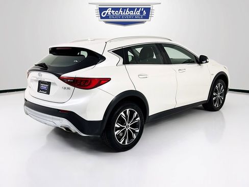 Used 2018 INFINITI QX30 AWD image 6