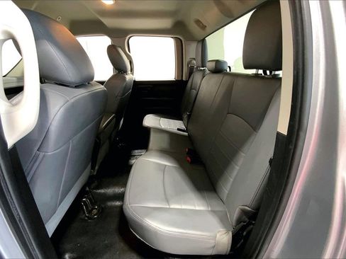 Used 2019 RAM 1500 Tradesman w/ Chrome Appearance Group image 18