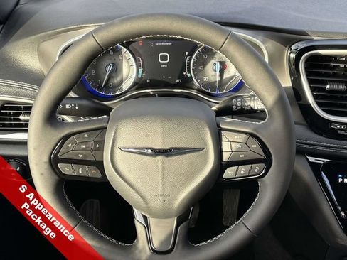 New 2026 Chrysler Pacifica Select w/ S Appearance Package image 13