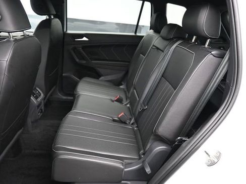 Used 2023 Volkswagen Tiguan SE R-Line FWD image 12