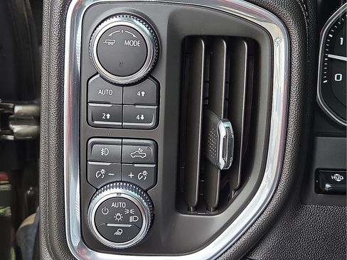 Used 2022 GMC Sierra 3500 Denali w/ Denali Ultimate Package image 21