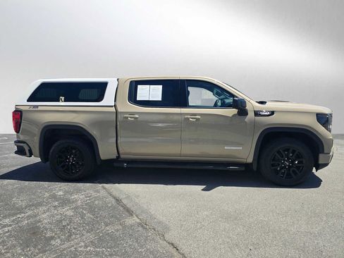 Used 2022 GMC Sierra 1500 Elevation AWD/4WD image 2