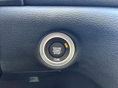 New 2026 Chrysler Pacifica Select image 42