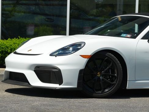 Used 2021 Porsche 718 Boxster Spyder RWD image 2