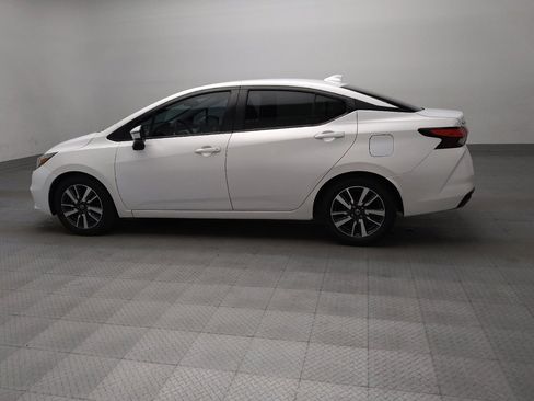 Used 2021 Nissan Versa SV image 3