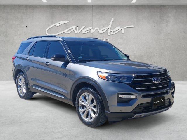 Used 2024 Ford Explorer XLT w/ Equipment Group 202A RWD image 2