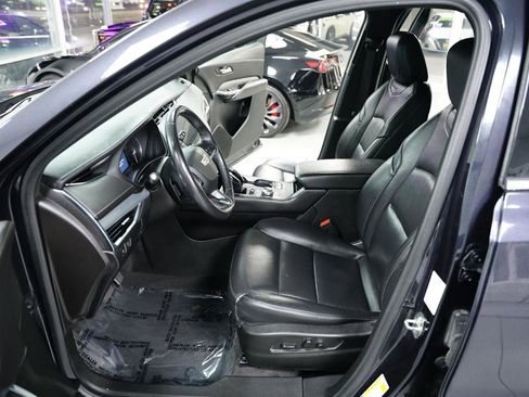 Used 2023 Cadillac XT4 Premium Luxury image 23