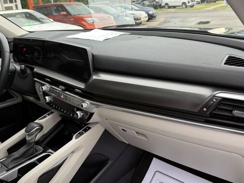 Used 2025 Kia Telluride S FWD image 52