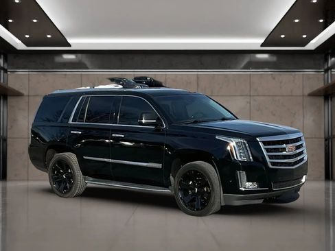Used 2019 Cadillac Escalade Luxury image 7