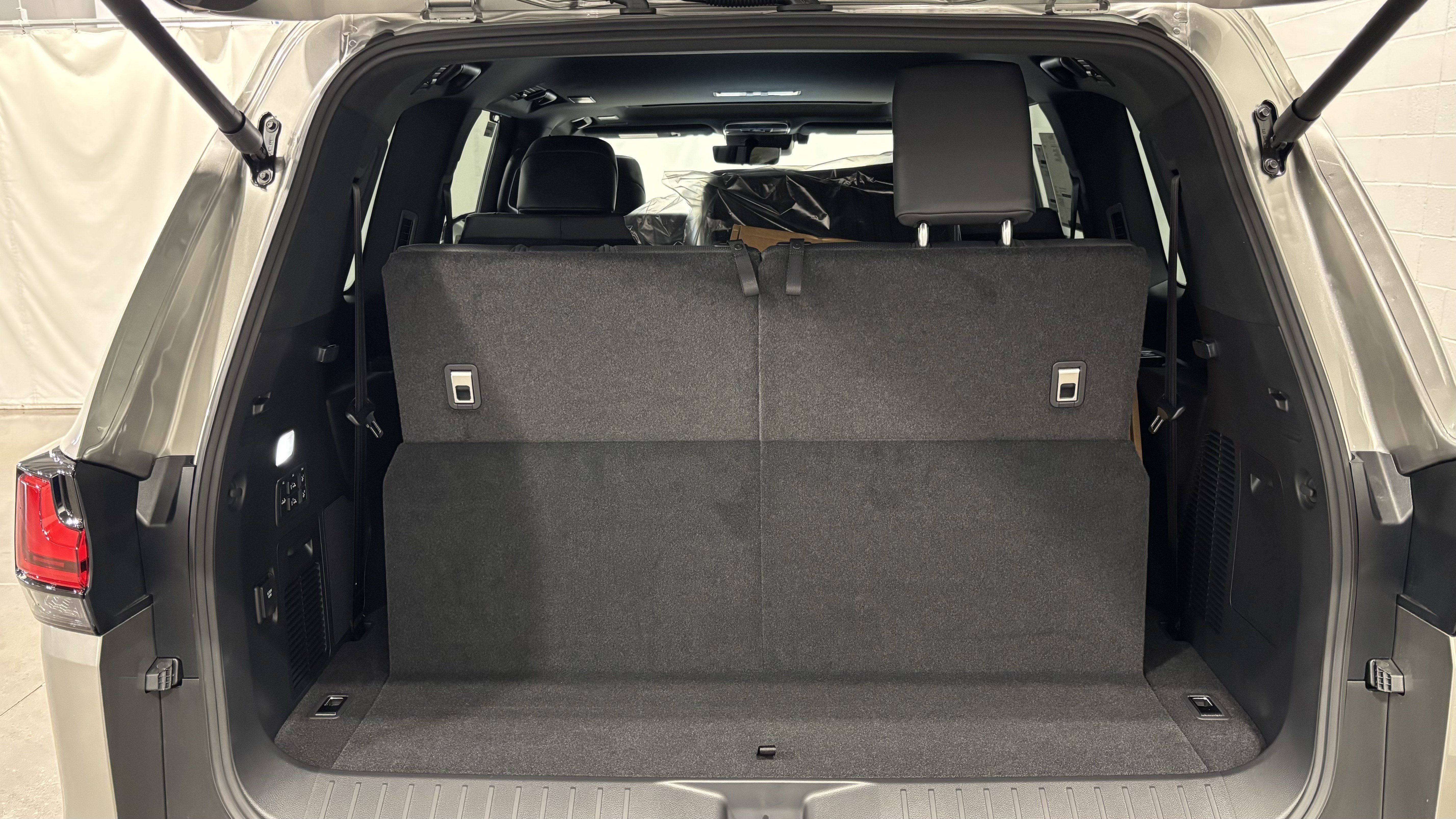 New 2026 Lexus LX 600 4WD w/ Appearance Package image 38