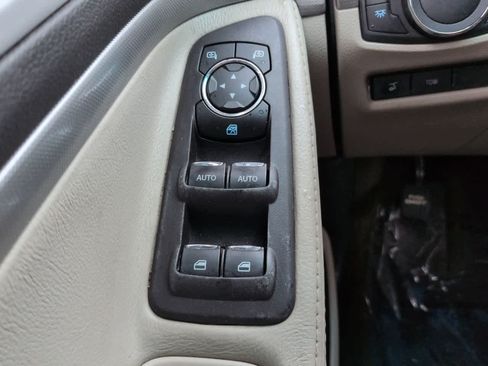 Used 2013 Ford Explorer XLT FWD image 22