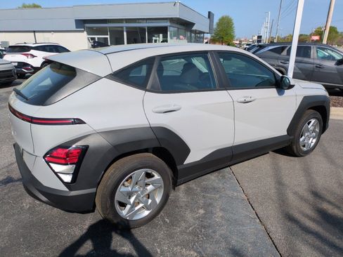New 2026 Hyundai Kona SE FWD image 7