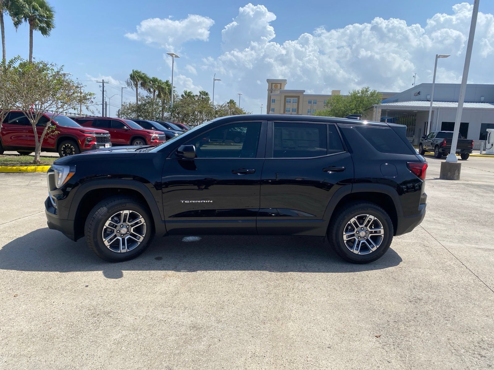 New 2027 GMC Terrain Elevation w/ LPO, Floor Liner Package FWD image 4