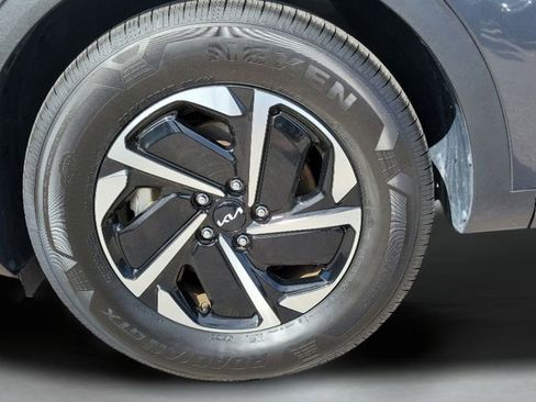 Used 2023 Kia Sportage LX image 10