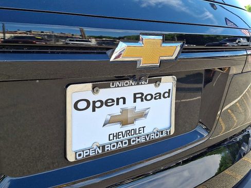 Used 2025 Chevrolet Traverse LT w/ Sun and Wheel Package FWD image 29