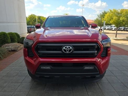Used 2025 Toyota Tacoma SR5 w/ SR5 Upgrade Package AWD/4WD image 12