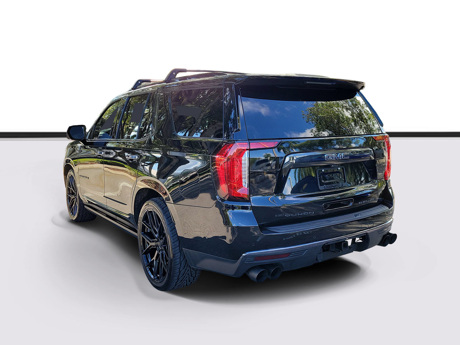 Used 2024 GMC Yukon Denali Ultimate AWD/4WD image 3