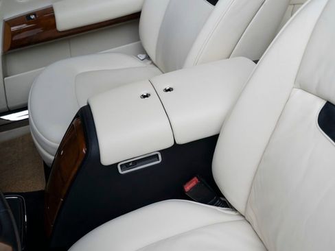 Used 2010 Rolls-Royce Phantom Drophead Coupe RWD image 13