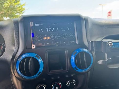 Used 2013 Jeep Wrangler Sport AWD/4WD image 15