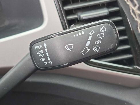 Used 2021 Volkswagen Atlas SEL AWD/4WD image 25