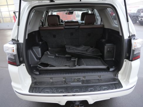 Used 2020 Toyota 4Runner Limited image 18