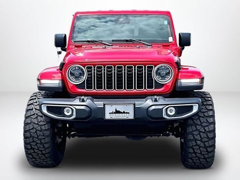Used 2025 Jeep Wrangler Unlimited Sahara AWD/4WD image 2