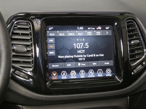 Used 2020 Jeep Compass Limited image 7