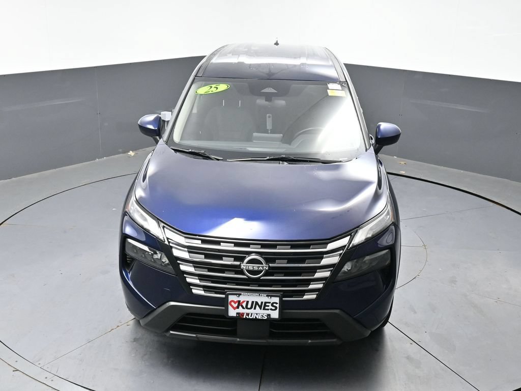 Used 2025 Nissan Rogue SV FWD image 34