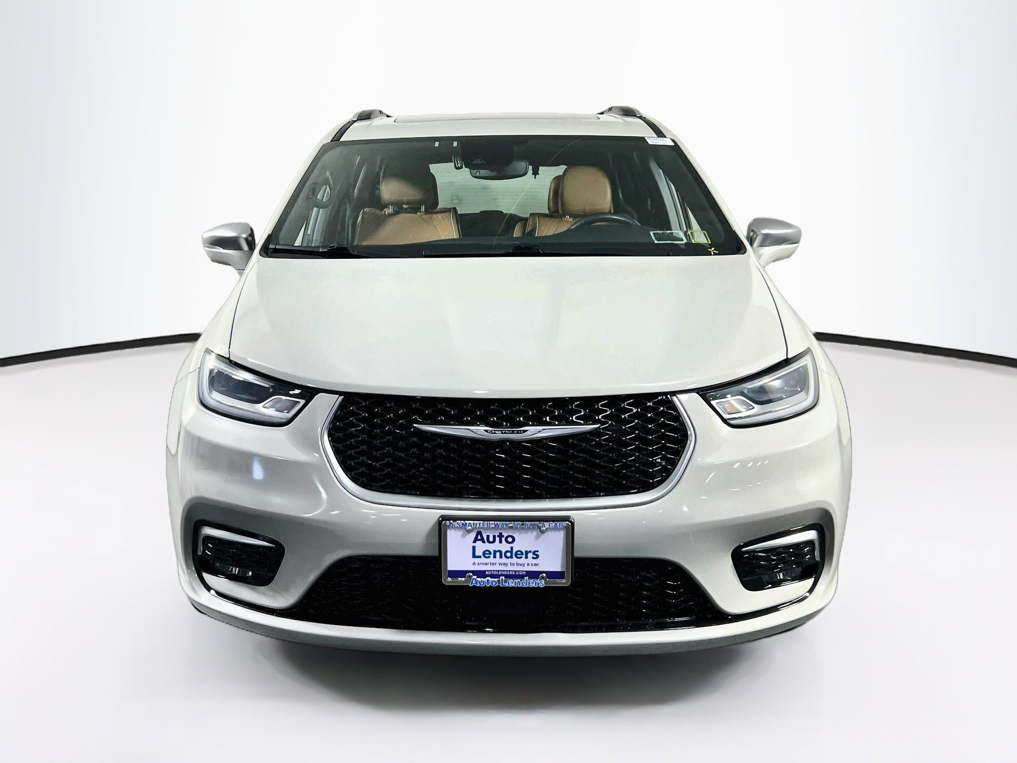 Used 2021 Chrysler Pacifica Pinnacle AWD/4WD image 2