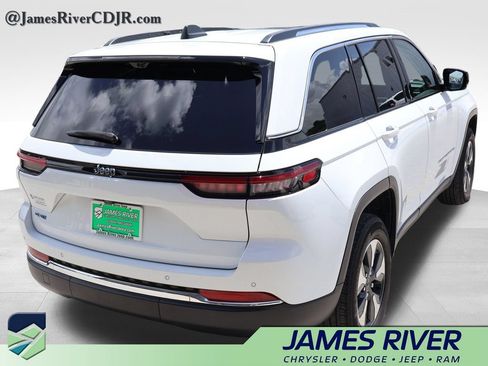 Used 2022 Jeep Grand Cherokee Limited 4xe w/ Luxury Tech Group II AWD/4WD image 5