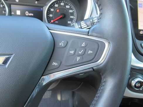 Used 2021 Chevrolet Equinox Premier image 19