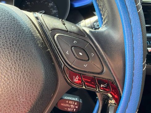 Used 2021 Toyota C-HR XLE FWD image 20