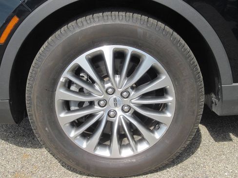 Used 2018 Lincoln MKX Select w/ Select Plus Package AWD/4WD image 25