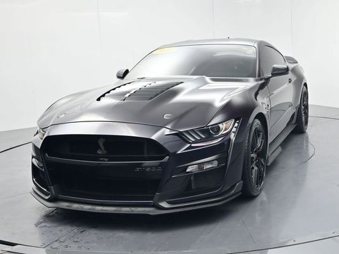 Used 2022 Ford Mustang Shelby GT500 w/ Technology Package RWD image 3