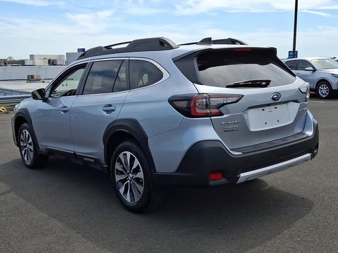 Certified 2025 Subaru Outback Limited image 4